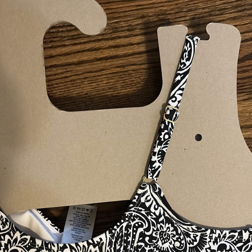 Adult Medium Black and White Paisley land's end Swimsuit - Picture 7 of 10